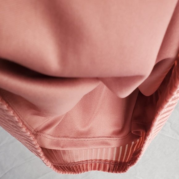 Rose Striped Velvet Bodycon Midi Dress from Forever 21 - Picture 6 of 11